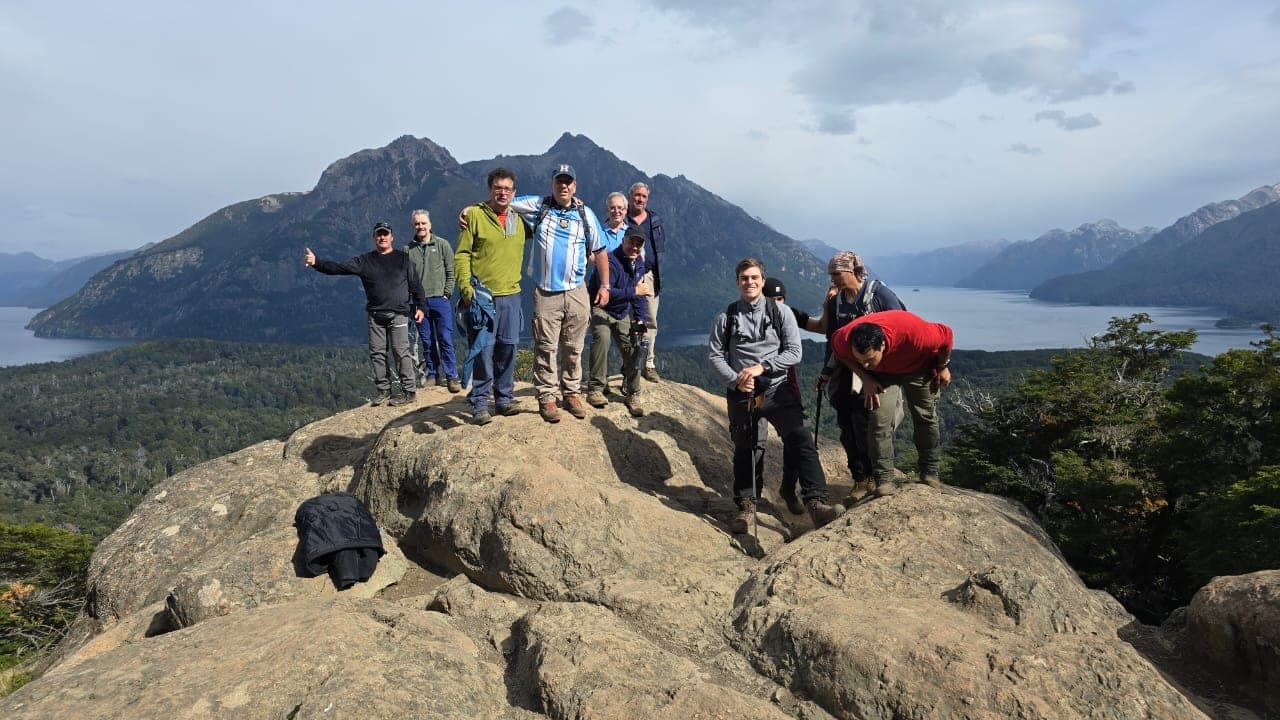 Grupo en la cumbre, después del ascenso